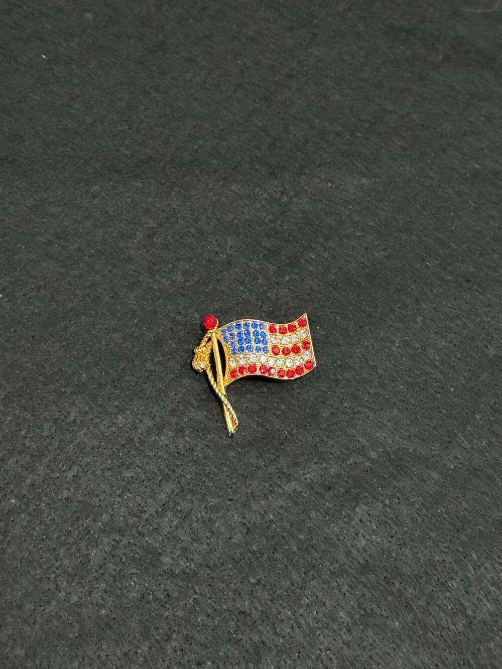 Vintage Gold Tone American Flag Rhinestone Brooch Patriotic USA Lapel Pin